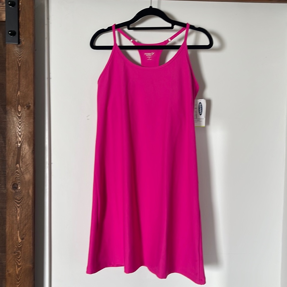 Old navy active exercise dress (size m)